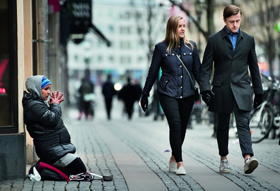 Попрошаек в шведском городе вынуждают получить специальное разрешение