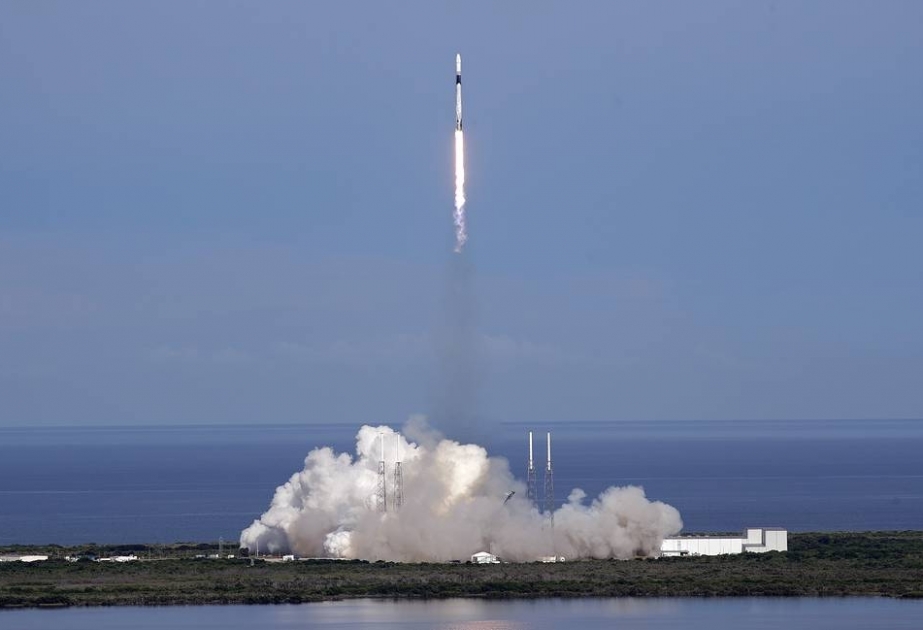 “SpaceX” mikropeyklərin orbitə çıxarılması proqramına başlayır