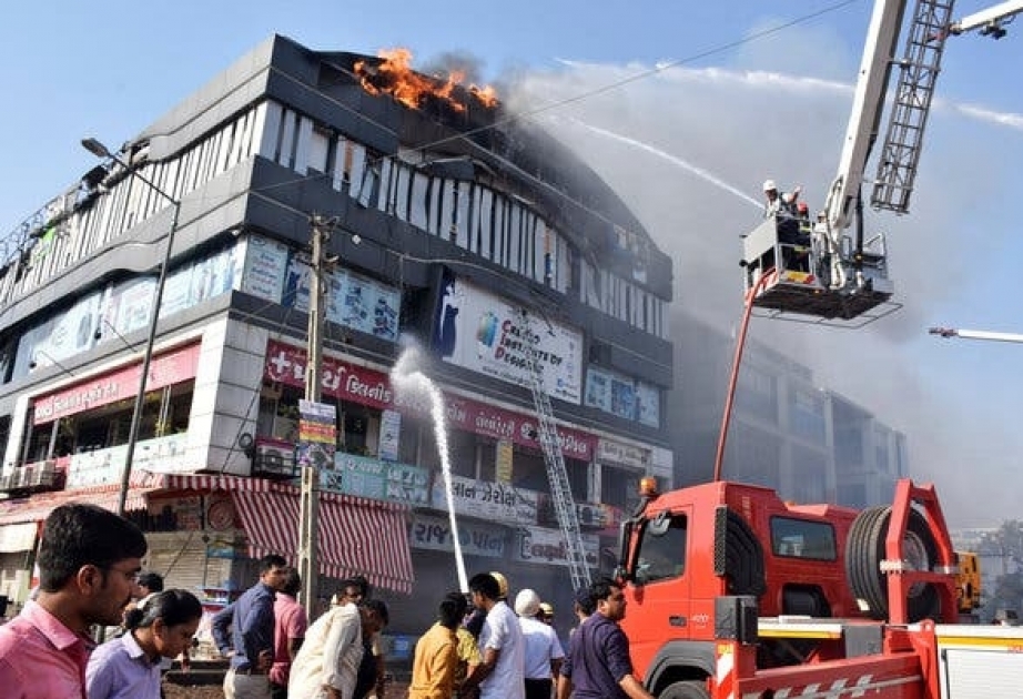 Hindistanda yaşayış binasında yanğın nəticəsində ən azı 6 nəfər ölüb VİDEO   