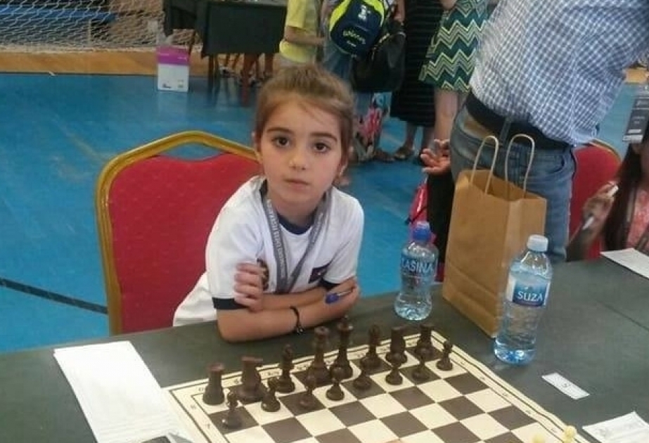 Два азербайджанских шахматиста успешно продолжают борьбу на первенстве Европы
