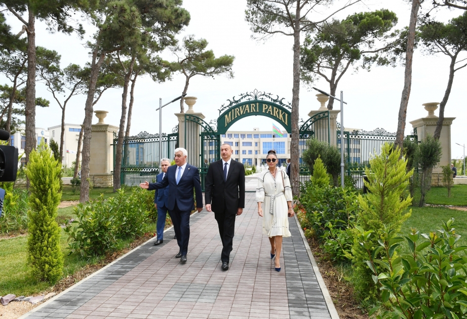 Präsident Ilham Aliyev weiht neuen Park-Komplex “Mirvari“ im Pirallahi Rayon ein VIDEO