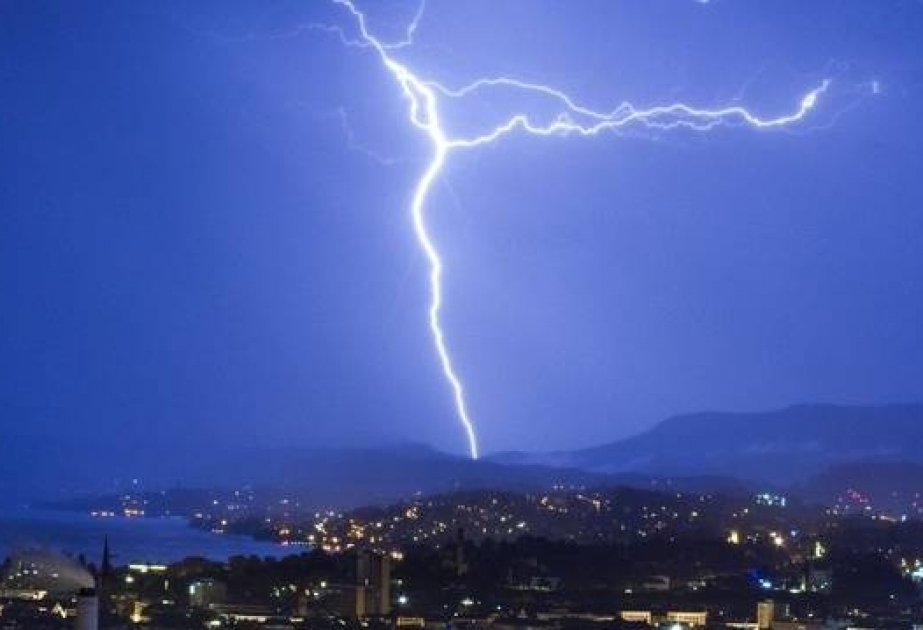 Kəskin hava şəraiti İsveçrədə bir sıra problemlər yaradıb