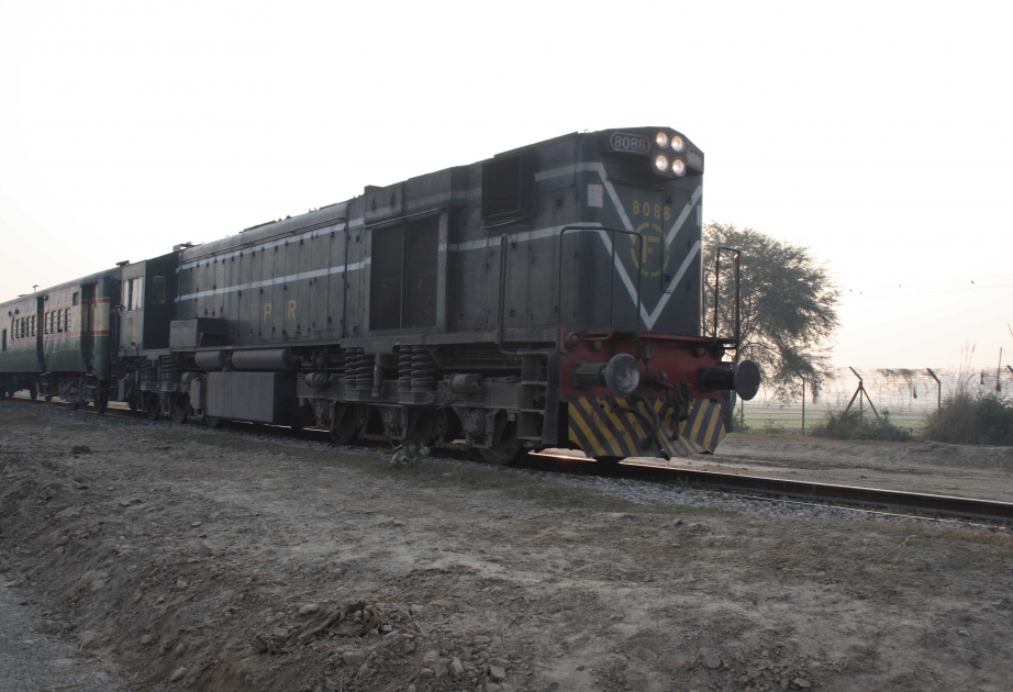 Pakistan suspends Indo-Pak Train Samjhauta Express