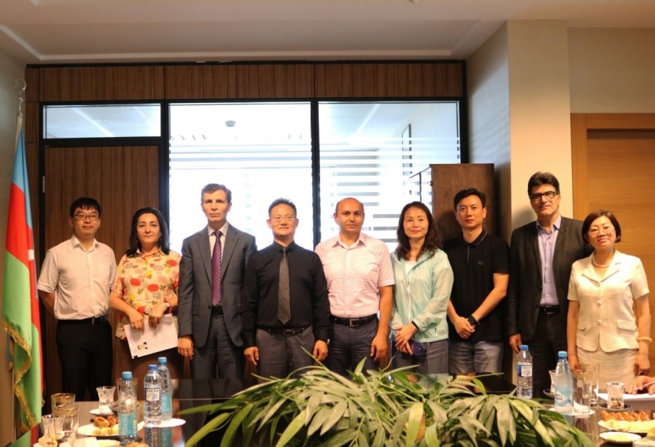 Chinesische Sozialwissenschaftler zu Besuch in Baku