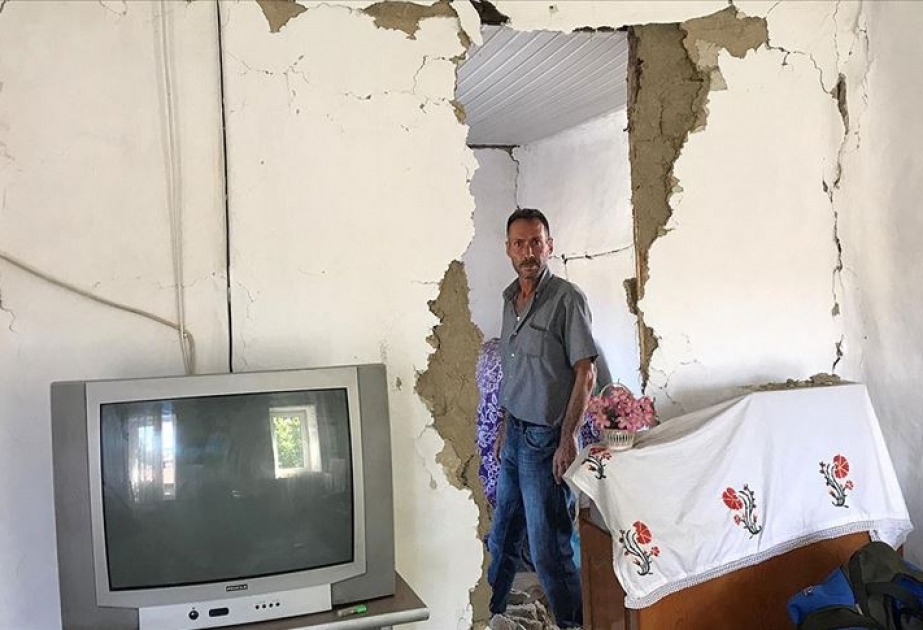 Türkiyənin Ege bölgəsində baş vermiş 6 bal gücündə zəlzələ zamanı 59 binaya ağır zərər dəyib