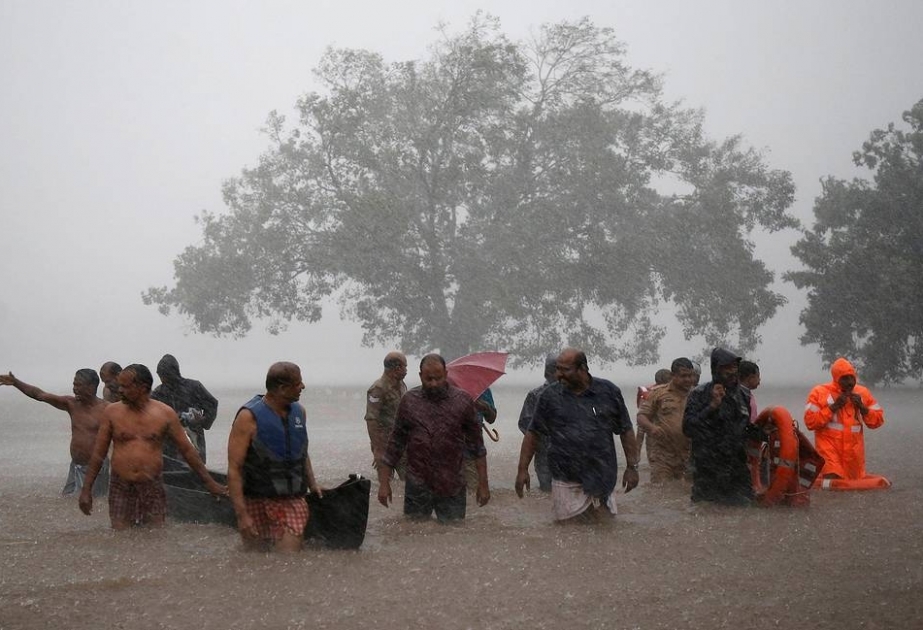 Hindistanda sel və daşqınlar nəticəsində ən azı 17 nəfər ölüb