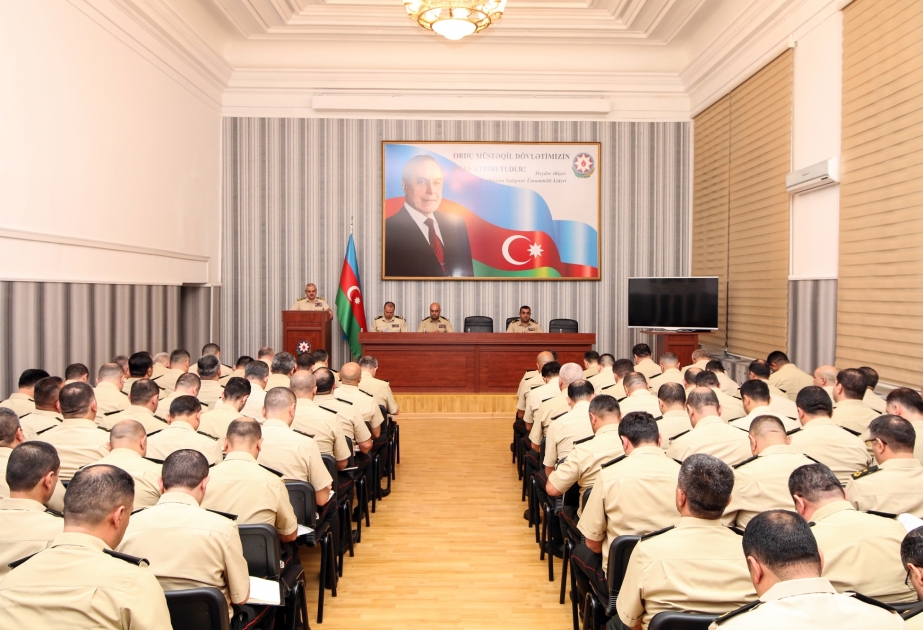 Səfərbərlik və Hərbi Xidmətə Çağırış üzrə Dövlət Xidmətində müşavirə keçirilib