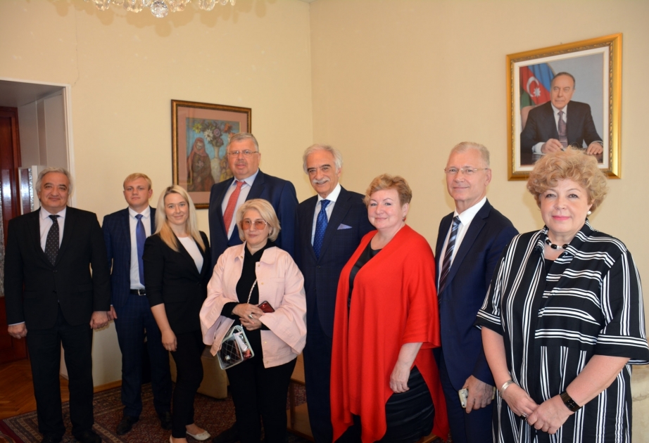 El Embajador de Azerbaiyán en Rusia se reúne con los dirigentes de la Asamblea de las Naciones Euroasiáticas