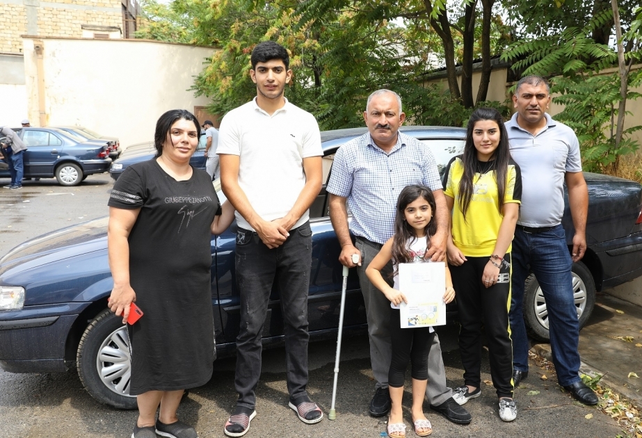 Karabach-Kriegsinvaliden 50 weitere Autos zur Verfügung gestellt
