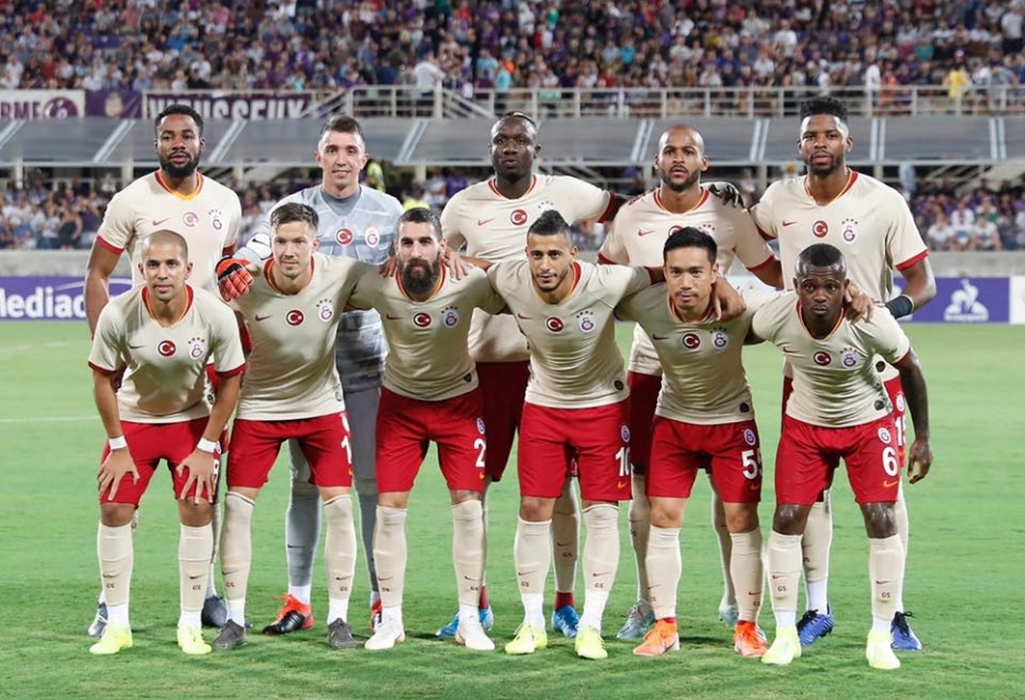 Türkiyənin "Qalatasaray" komandası yoldaşlıq görüşündə "Fiorentina" ilə qarşılaşıb