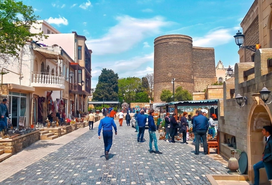 В этом году в России на 30-40 процентов возрос интерес к осенним турам в Азербайджан