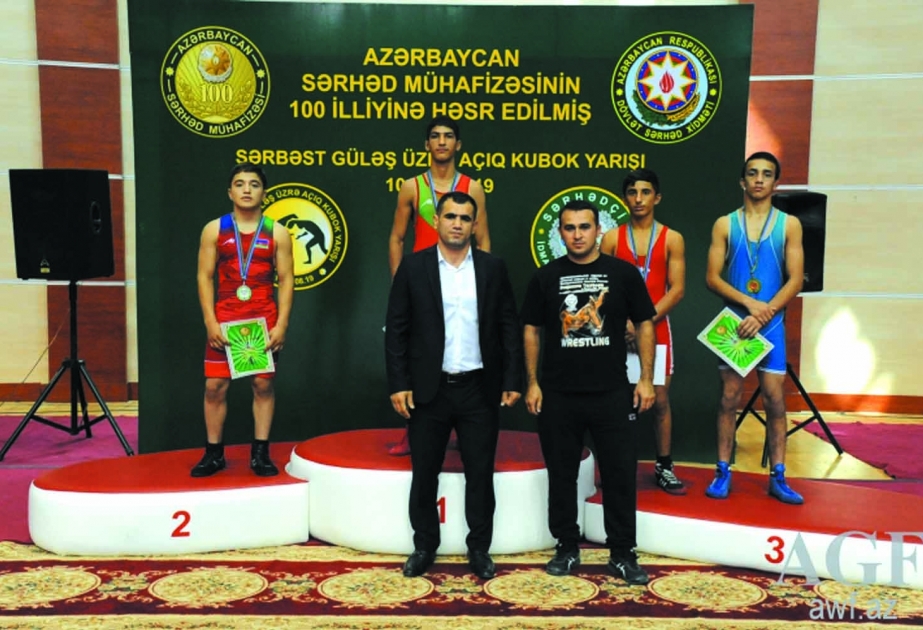 Naxçıvanlı güləşçilər sərbəst güləş üzrə açıq kubok yarışında iki medal qazanıblar