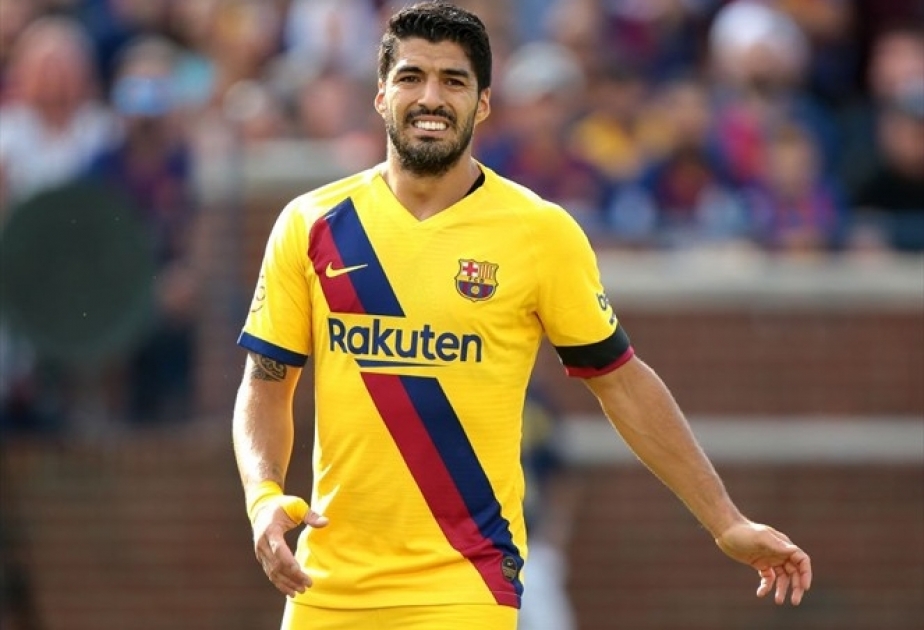 Suárez es convocado en la selección uruguaya a pesar de su lesión