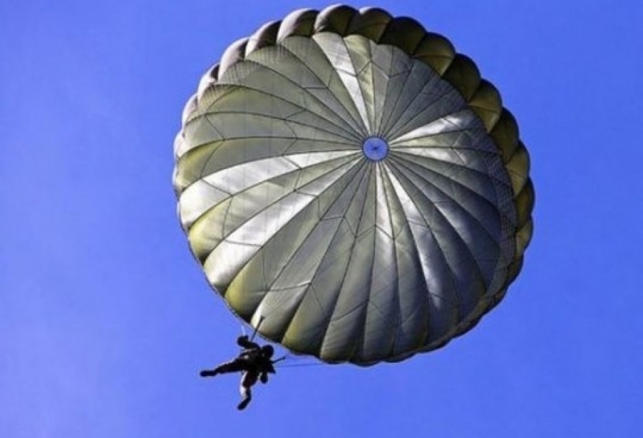 Canadá: una mujer sobrevive a una caída de 1,5 kilómetros después de que el paracaídas no se abra