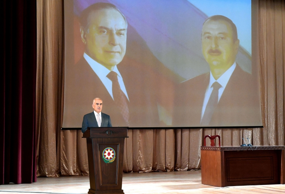 Naxçıvanda yüksək bal toplamış tələbələrlə görüş olub