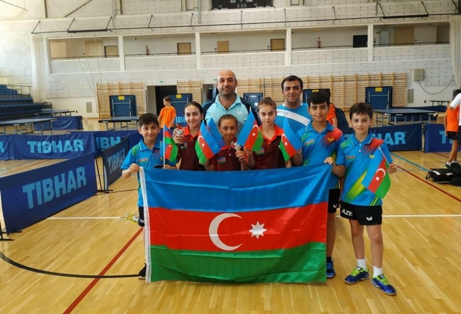 Stolüstü tennisçilərimiz Macarıstanda beynəlxalq turnirdə iki medal qazanıblar