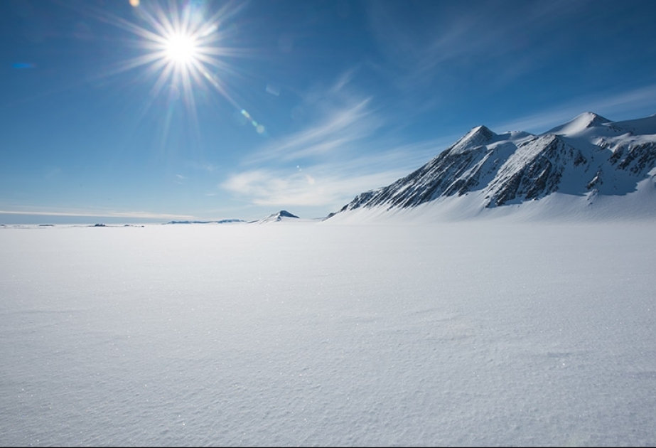 Antarktikada partlamış ulduzun tozu aşkar edilib