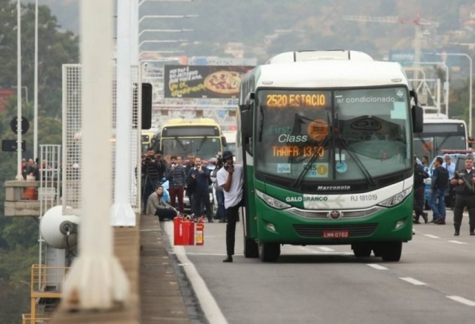 Policía de Brasil mata al secuestrador de autobús en Río, ningún rehén resultó herido