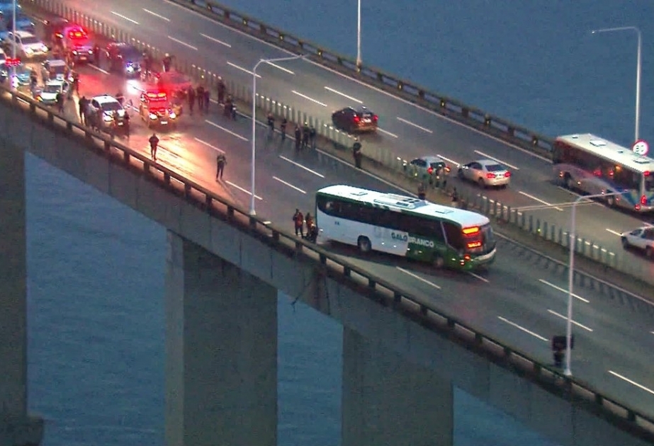 Gunman holds passengers hostage on a bus in Rio