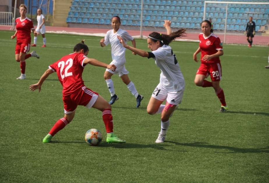 Tres futbolistas de Azerbaiyán se unieron a Okzhetpes