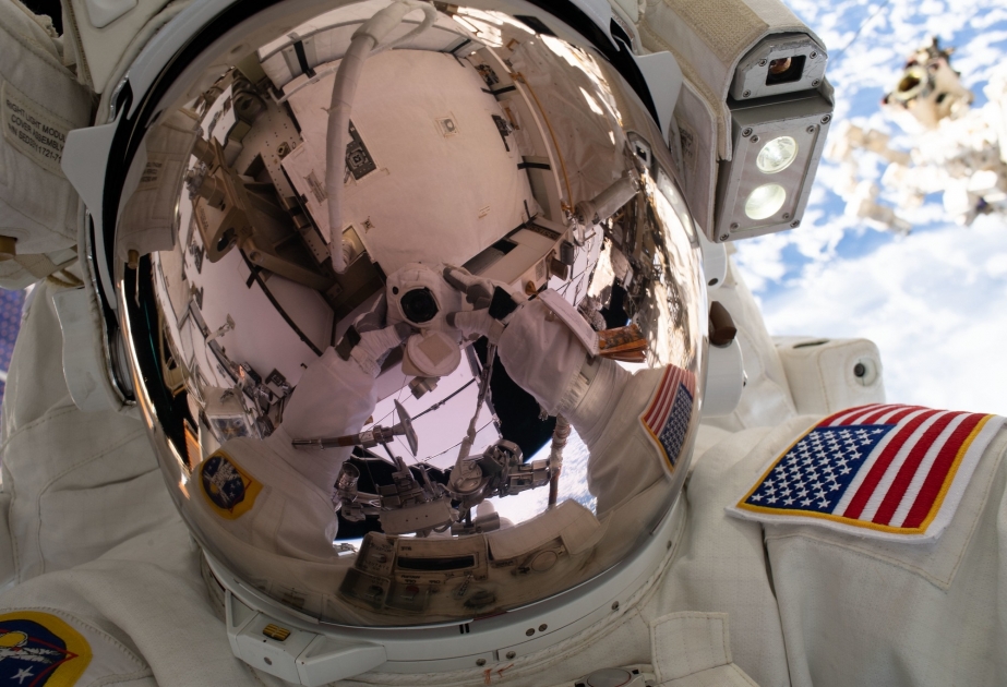 NASA-nın astronavtları açıq kosmosa çıxıblar