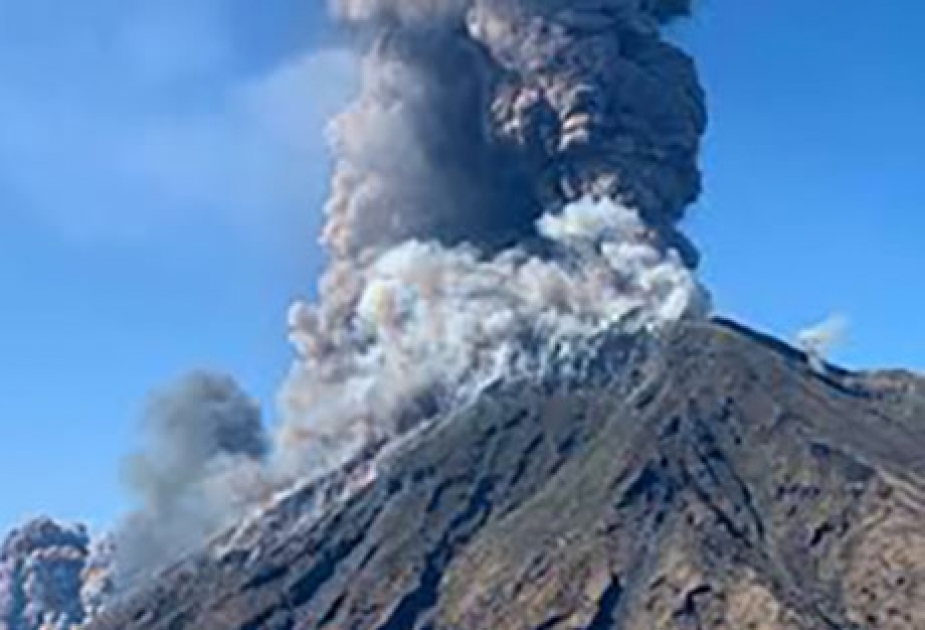 На острове Стромболи ожидаются новые мощные извержения вулкана