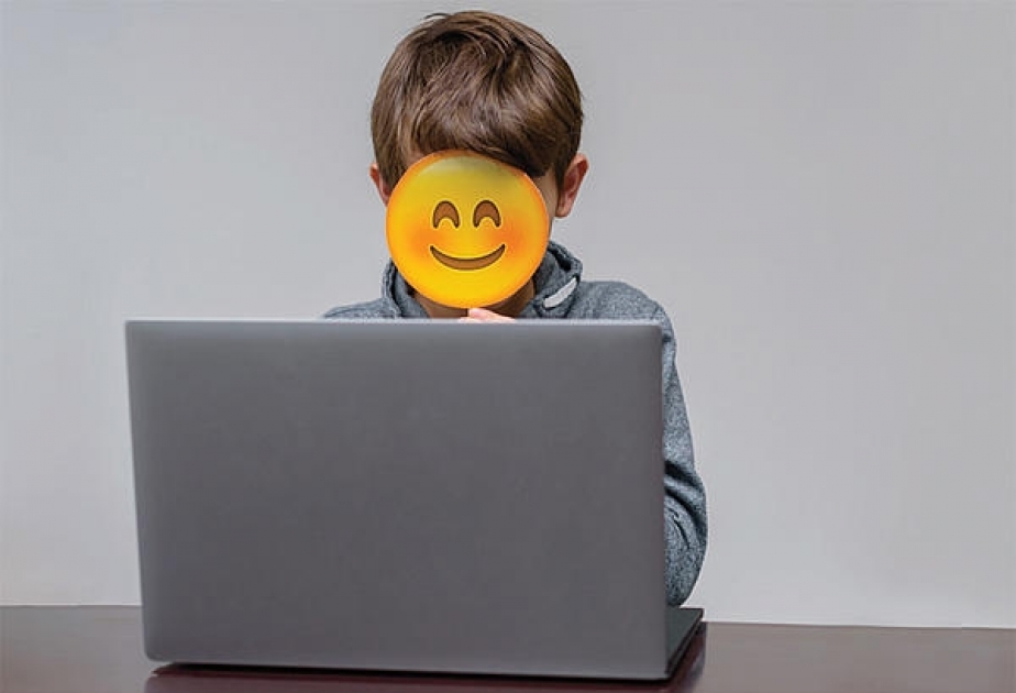 Uşaqların görüntülərini internetdə paylaşmaq gələcəkdə fəsadlar yarada bilər