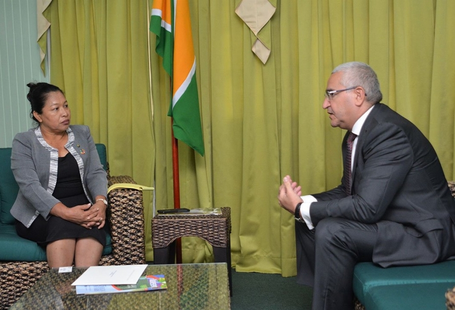 Azerbaiyán ofrece a Guyana la formación en materia de petróleo y gas