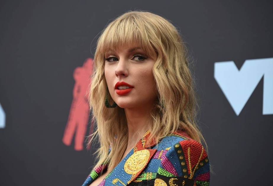 Teylor Svift “Forbes” versiyasına görə ən çox qazanan müğənnidir