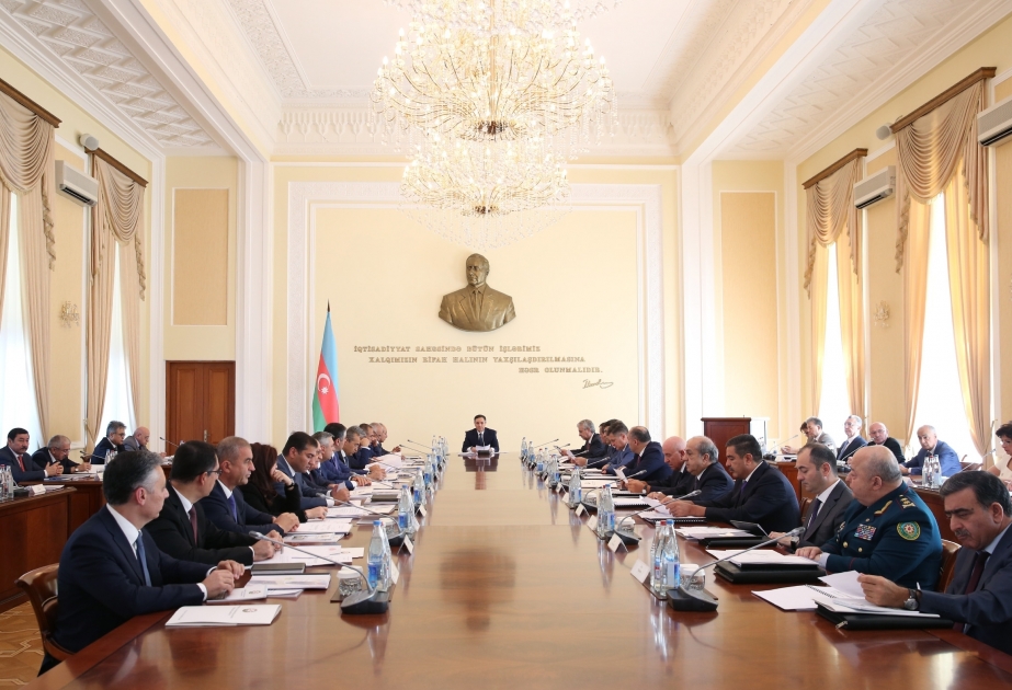 Bajo la presidencia del premier azerbaiyano se celebró una reunión ordinaria del Gabinete de Ministros