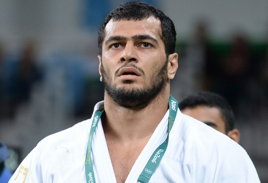 Judoca azerbaiyano Elmar Gasimov derrota a su rival armenio