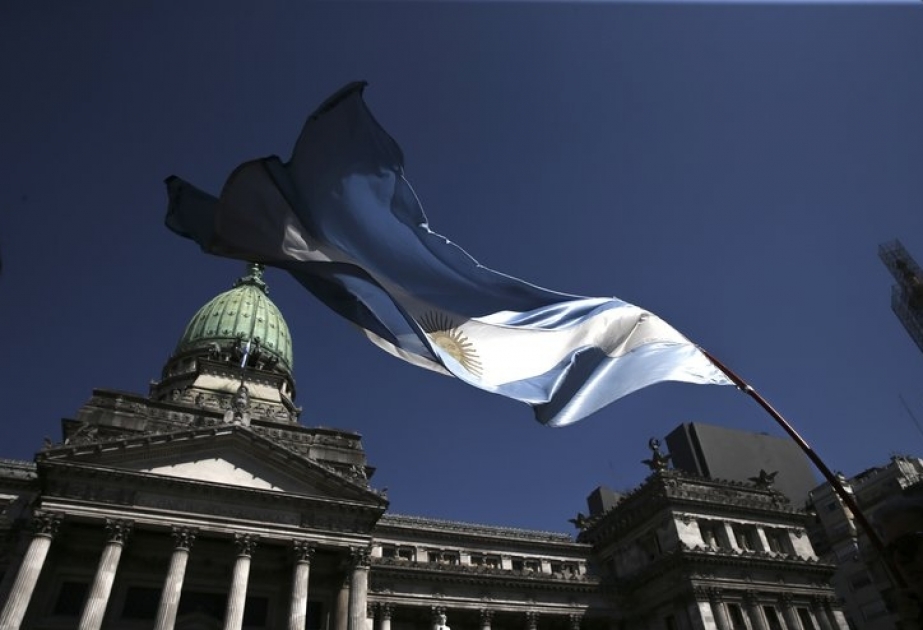 Standard & Poors снизило долгосрочный рейтинг Аргентины на три ступени