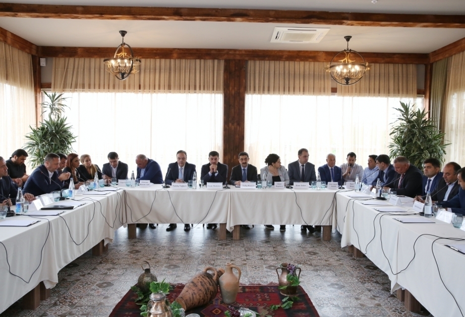 En Shamají se celebró una mesa redonda en el marco del I Festival de la Uva y el Vino