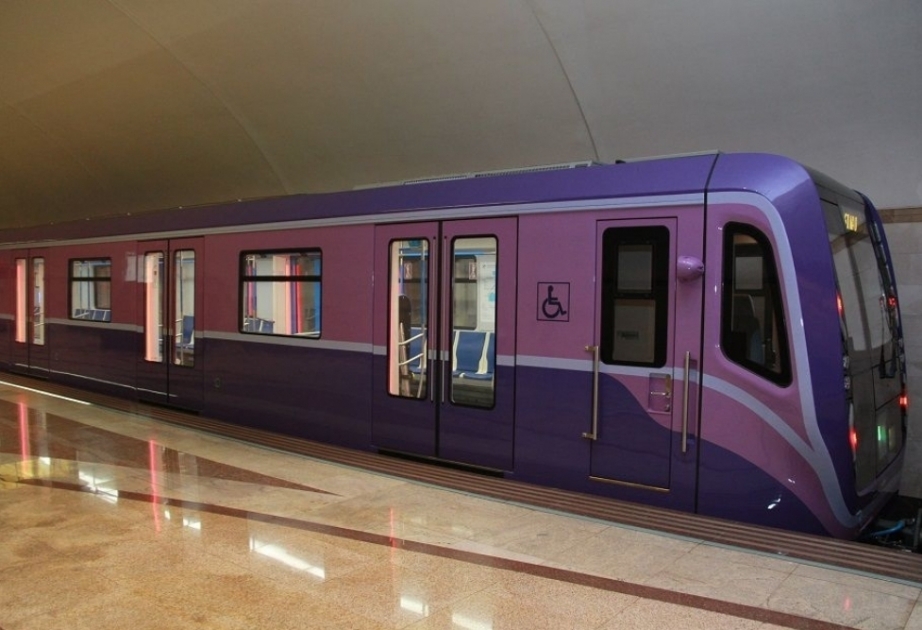 Metro Baku liefert zwei weitere neue U-Bahn-Züge aus Russland