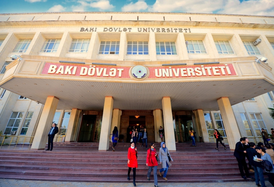 El 1 de septiembre fue establecida la primera universidad de Azerbaiyán