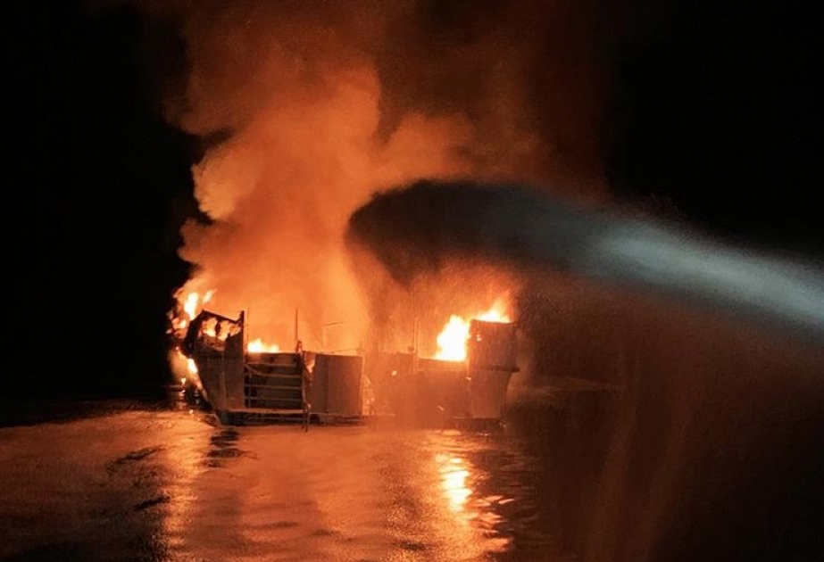 Kaliforniyada gəmi yanıb, 30-dan çox insan ölüb