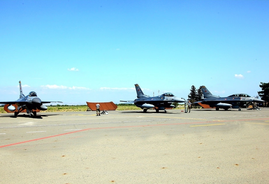 “TurAz Qartalı-2019” təlimlərində iştirak edəcək F-16 təyyarələri Azərbaycana gəlib