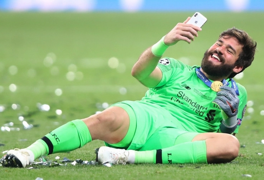 Alisson və Ederson ilin qapıçısı adına üç əsas namizəd arasındadır