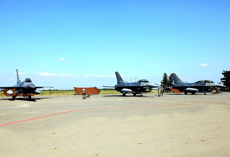 Los aviones de combate F-16 llegan a Azerbaiyán