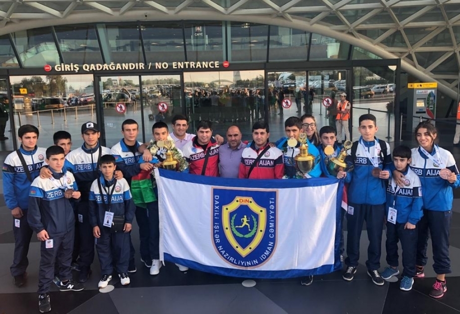 Luchadores de kick boxing azerbaiyanos consiguen 12 medallas en el Campeonato de Europa