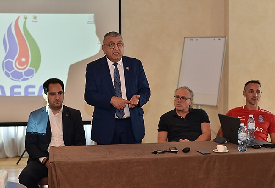 AFFA-nın birinci vitse-prezidenti Azərbaycanın U-21 komandasının üzvləri ilə görüşüb