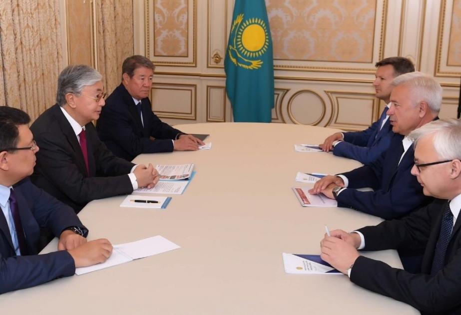 Jefe de Estado de Kazajistán se reúne con el presidente de la compañía petrolera rusa LUKoil, Vaguit Alekpérov