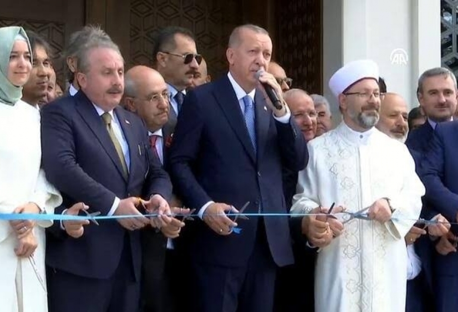 İstanbulda yeni məscidin açılışı olub