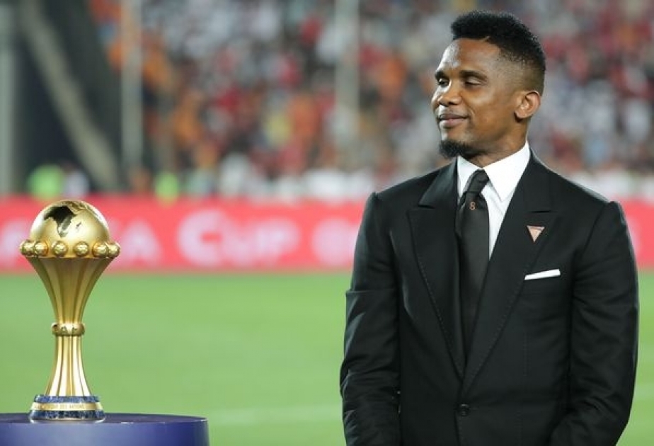 Samuel Eto karyerasını başa vurub