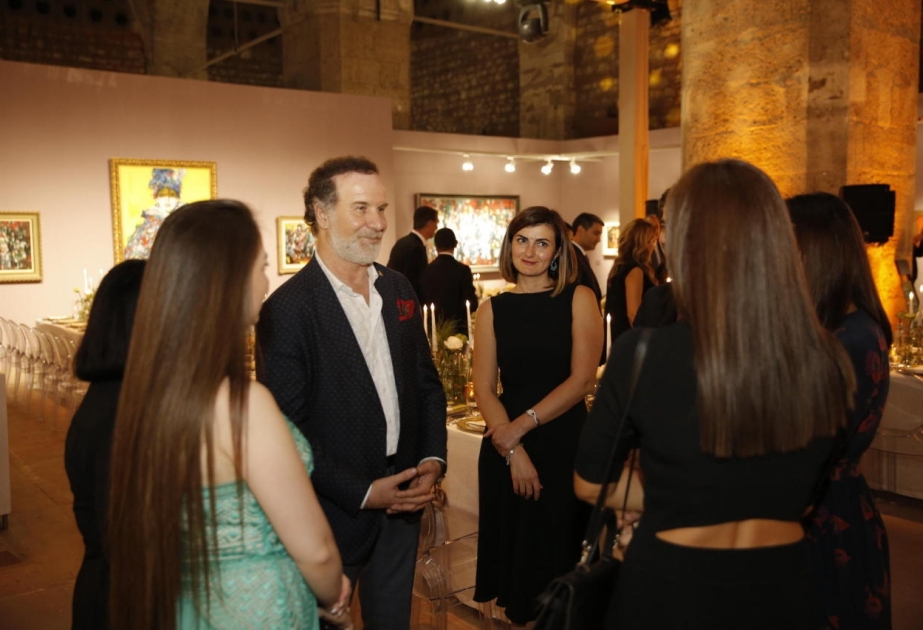 Se exhiben pinturas de Sakit Mammadov en Turquía