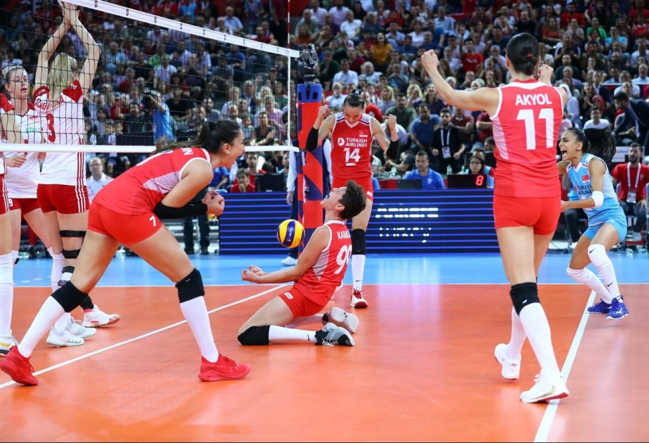 Qadın voleybolçular arasında Avropa çempionatının finalçıları müəyyənləşib