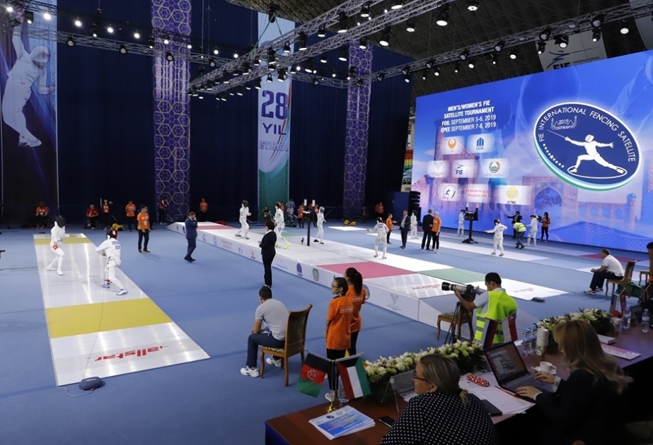Esgrimistas azerbaiyanos participan en el torneo internacional celebrado en Uzbekistán