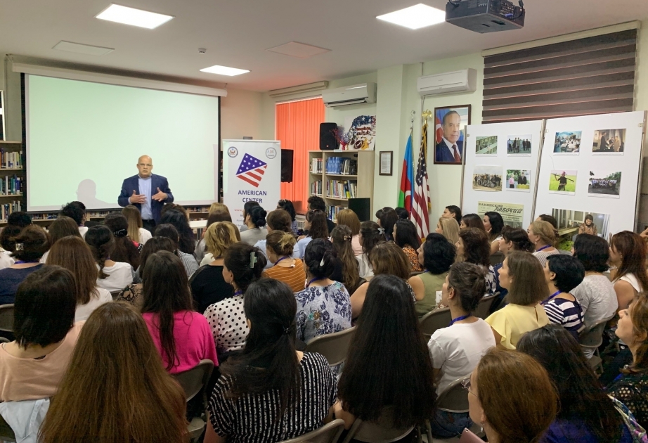 US-Botschaft und Baku American Central starten Woche der englischen Sprache