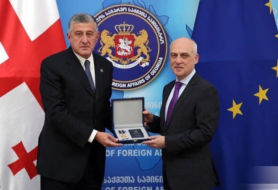 El ministro georgiano fue galardonado con la medalla "100 años de Servicio Diplomático de la República de Azerbaiyán"