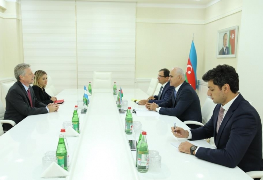 Se discuten las relaciones económicas entre Azerbaiyán y Argentina